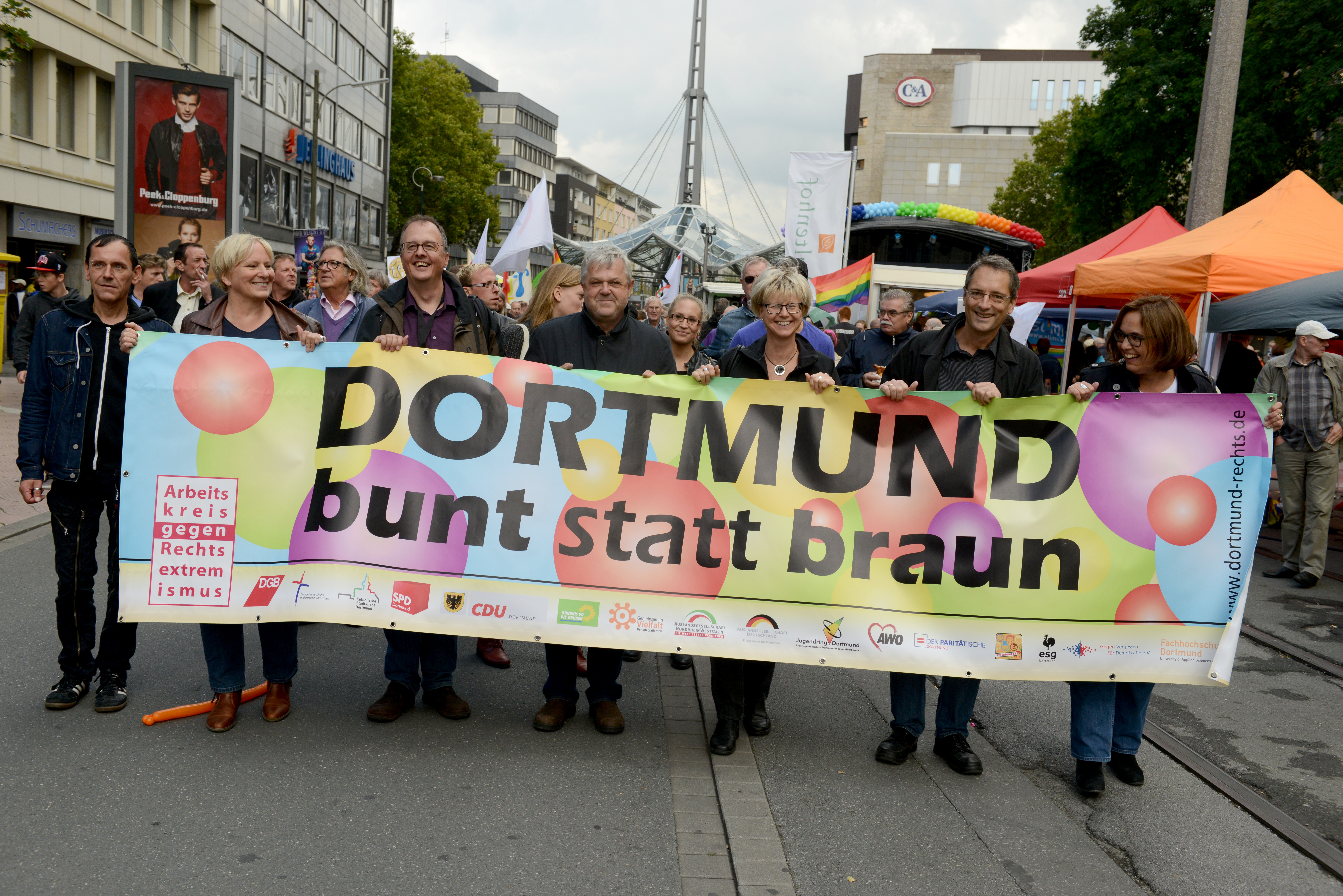 Demo - bunt statt braun